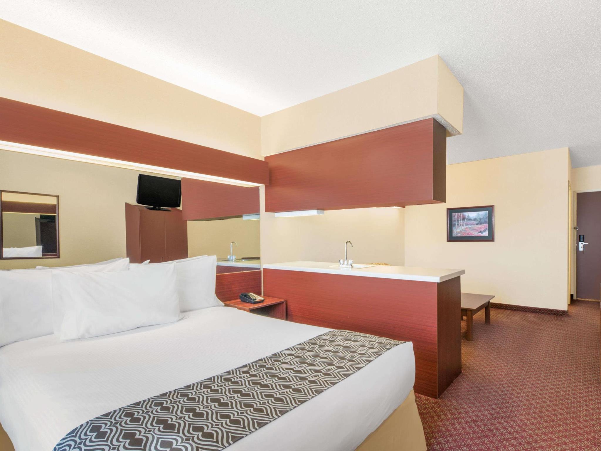 Hotel Microtel & By Wyndham